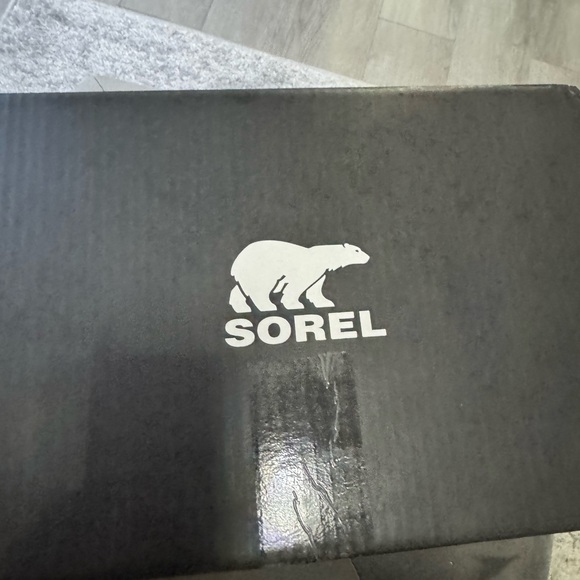 Sorel athletic shoes - Picture 2 of 4